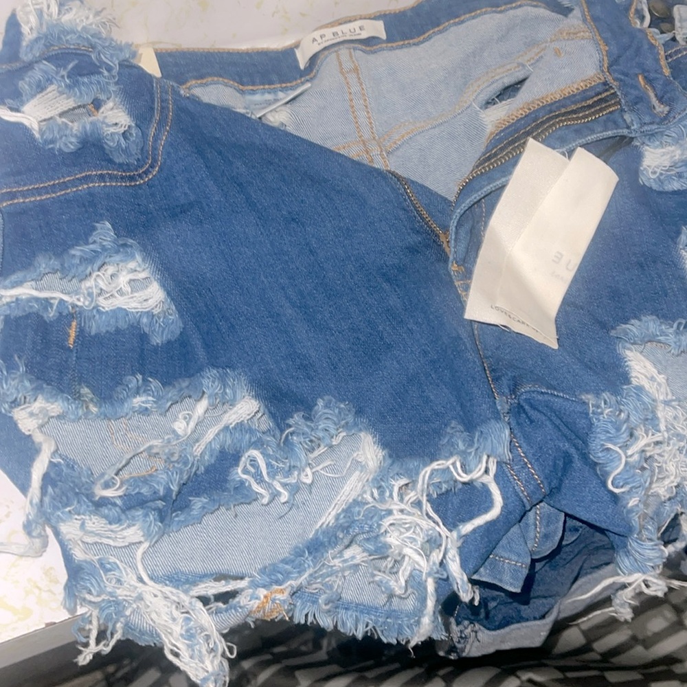 Denim extreme distressed